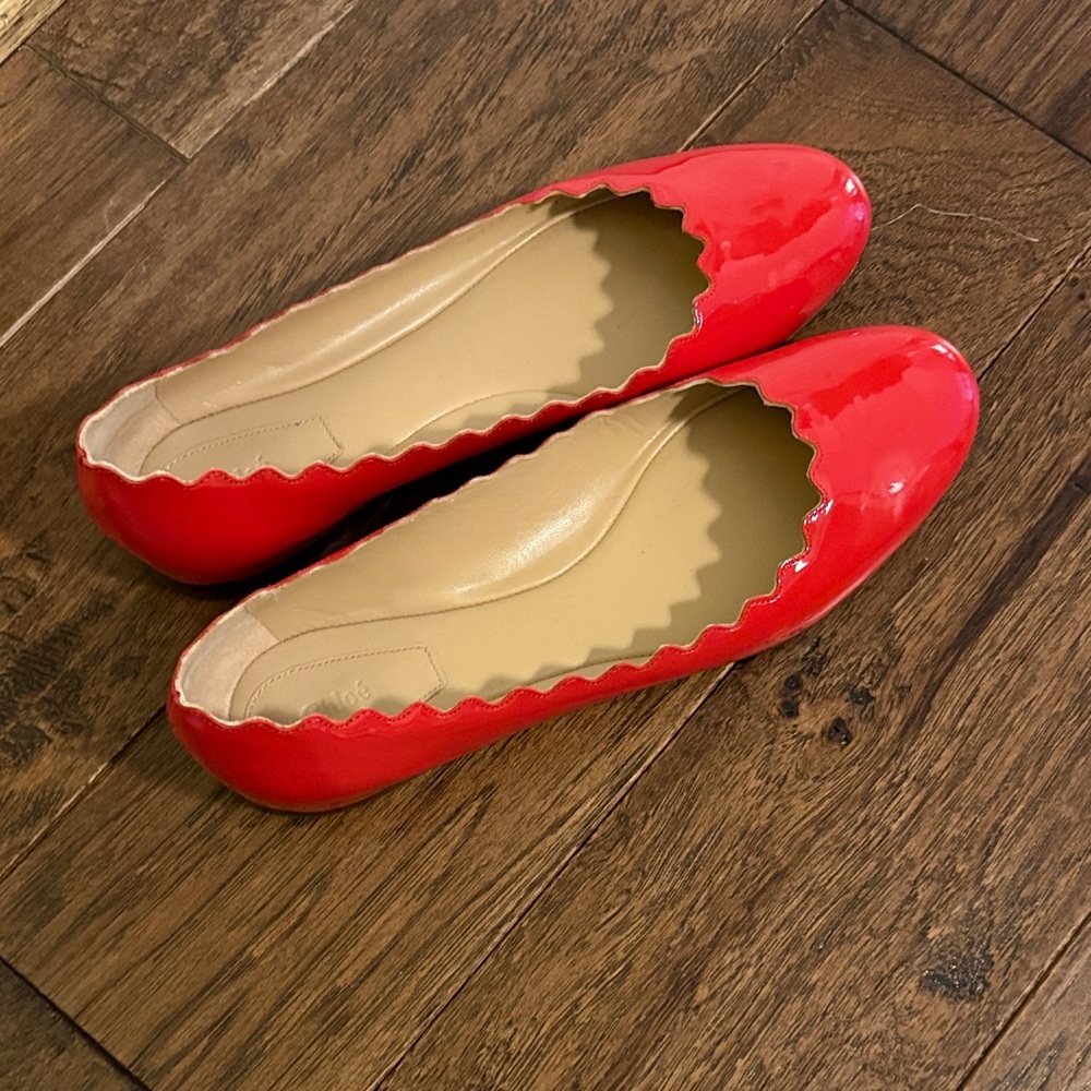 Chloe Lauren Patent Leather Red Scalloped Flats - Picture 3 of 7
